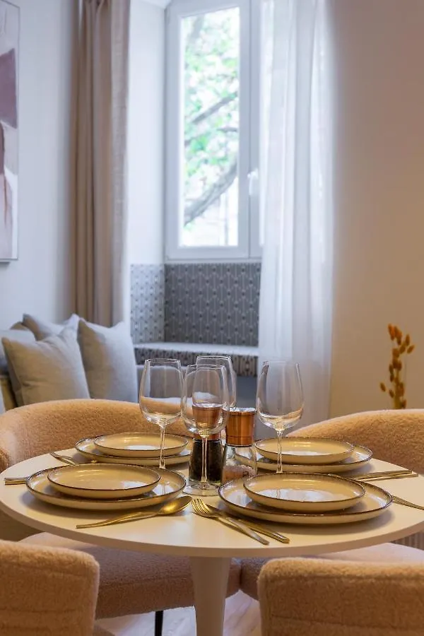 The Josephine Suite Montmartre Paris 0*,  France